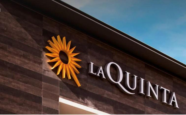 La Quinta Inn & Suites By Wyndham Tulsa Downtown - Route 66 Exteriér fotografie