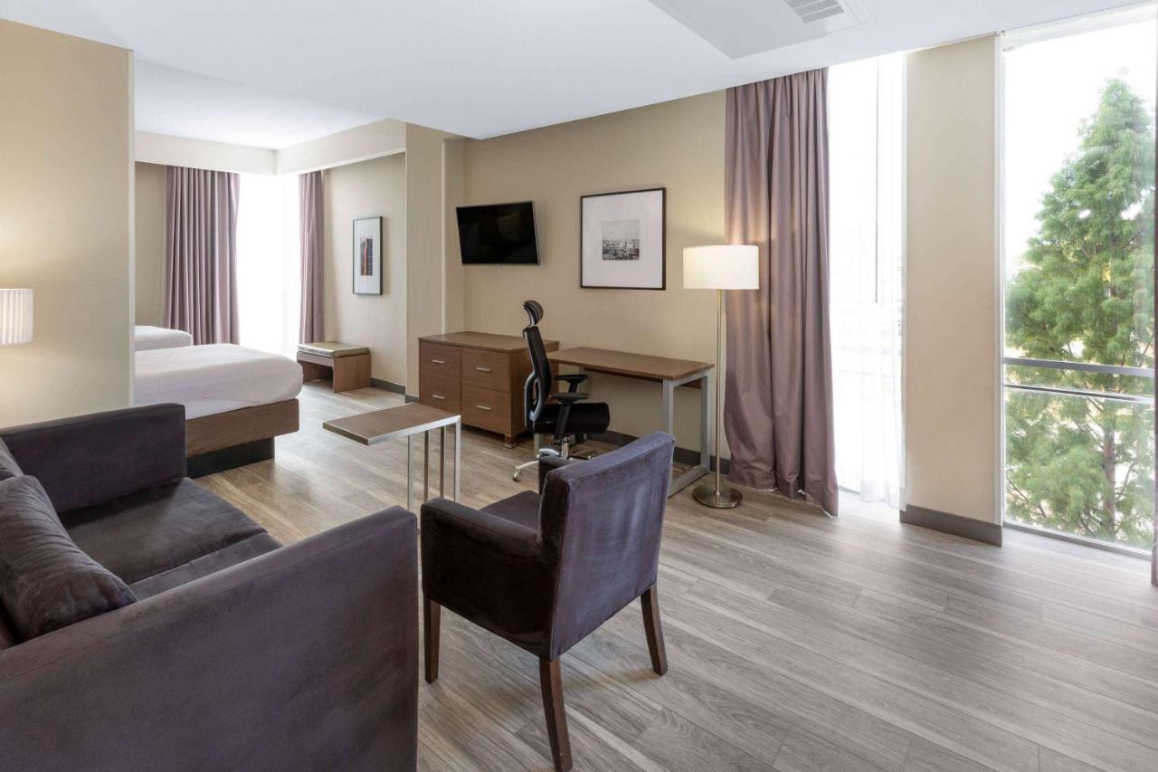 La Quinta Inn & Suites By Wyndham Tulsa Downtown - Route 66 Exteriér fotografie